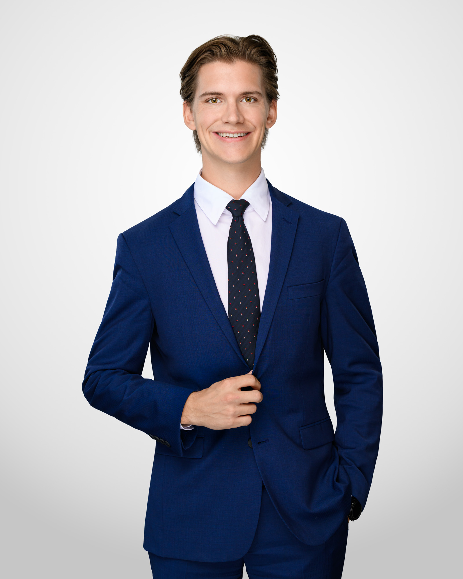 Full size picture of advisor Simon Martel in a suit and tie